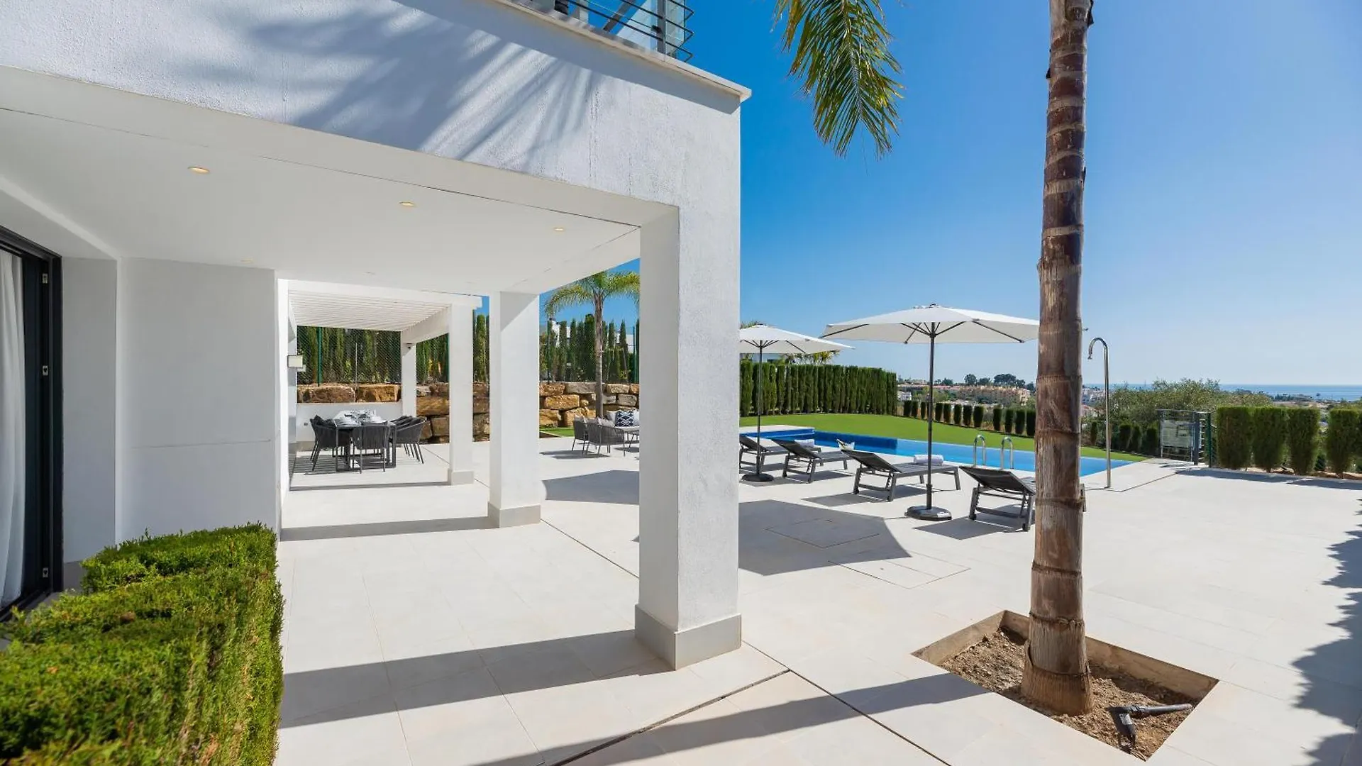 Vacation Marbella I Villa De La Resina, Infinity Pool, Golf Community, Africa Views Estepona