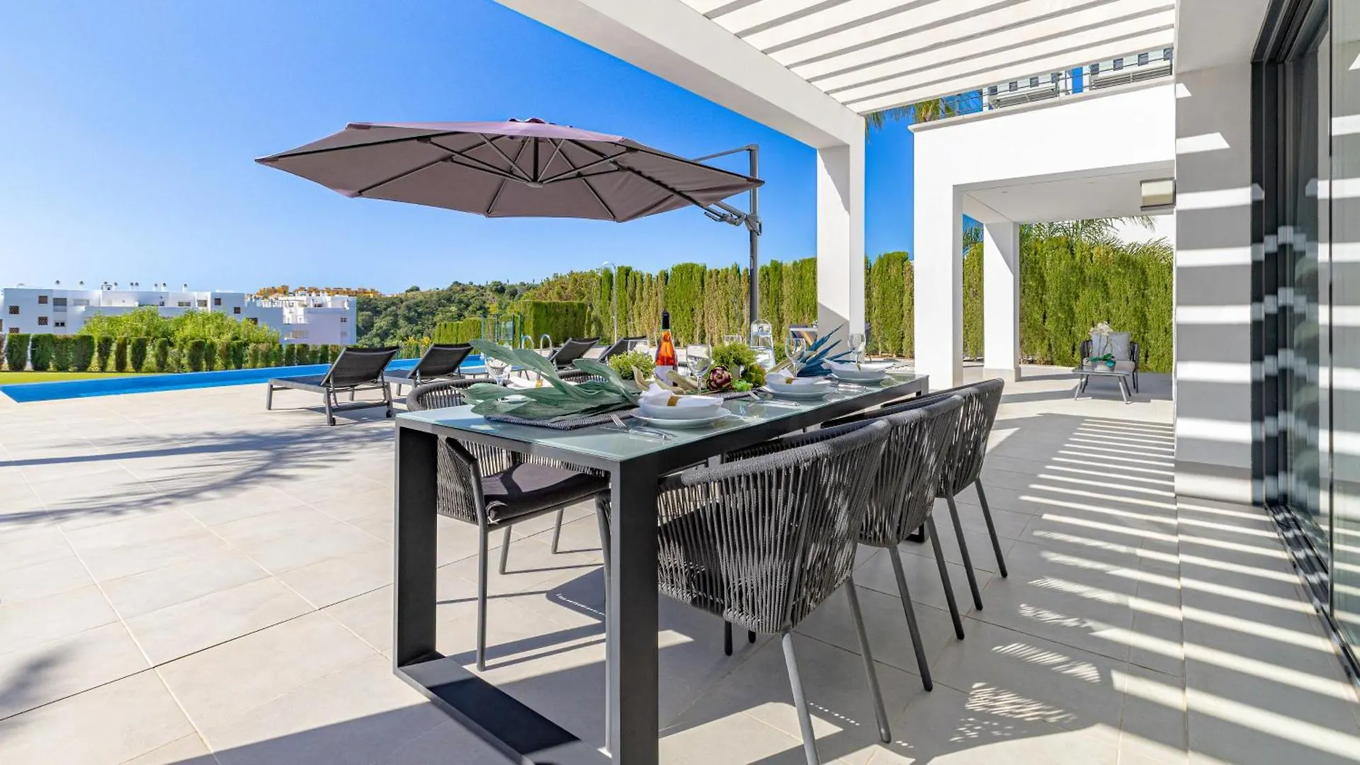 Vacation Marbella I Villa De La Resina, Infinity Pool, Golf Community, Africa Views Estepona