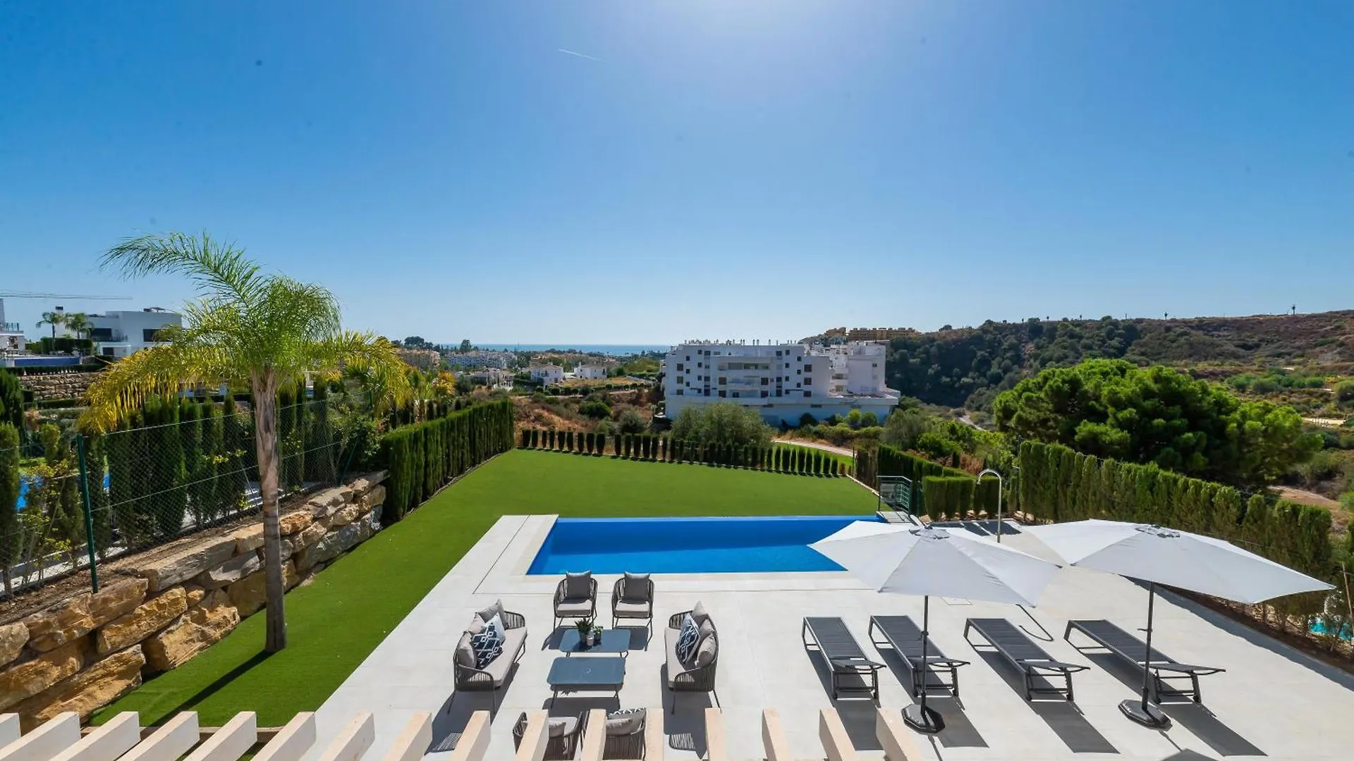 Vacation Marbella I Villa De La Resina, Infinity Pool, Golf Community, Africa Views Estepona