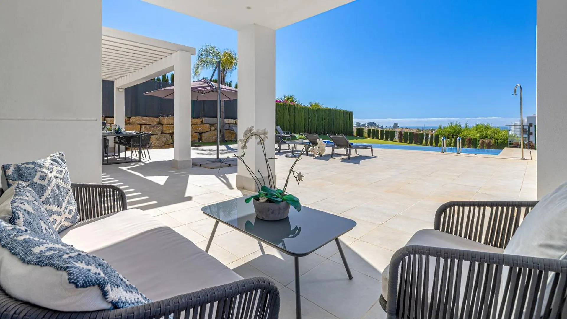Vacation Marbella I Villa De La Resina, Infinity Pool, Golf Community, Africa Views Estepona