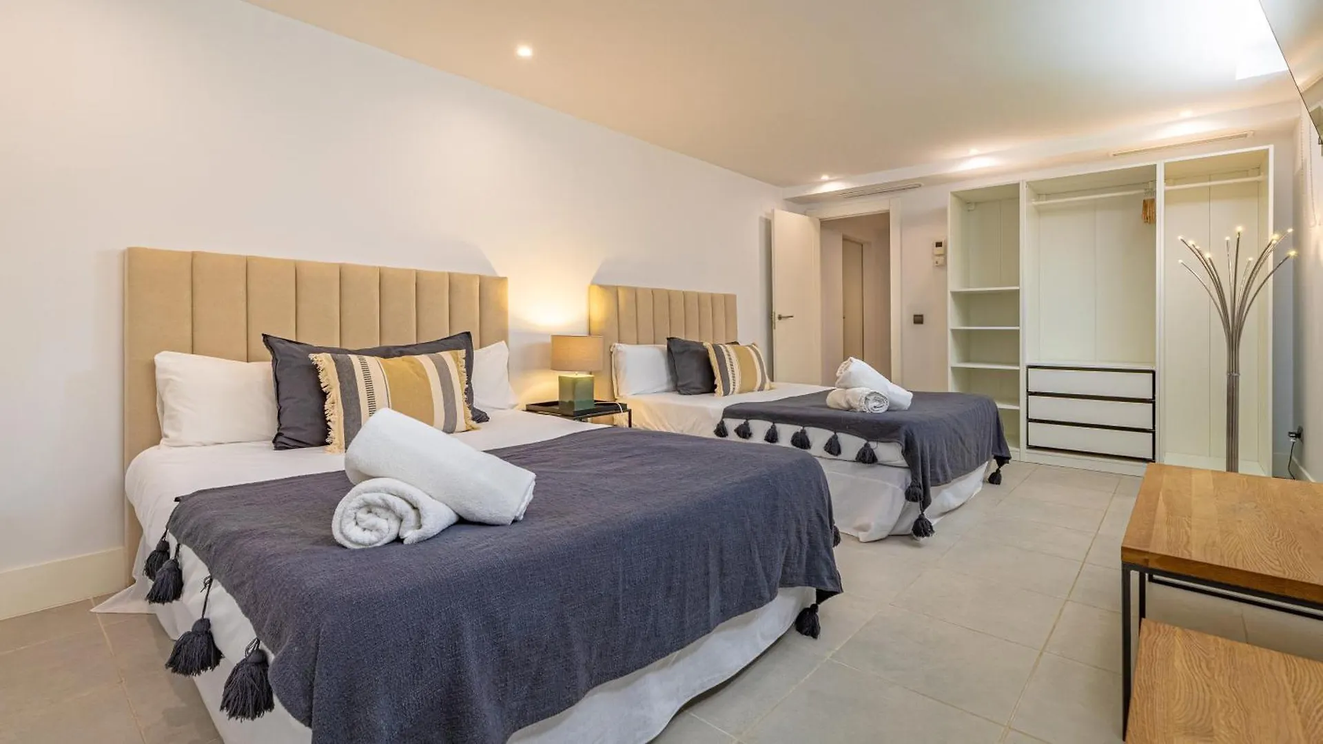Vacation Marbella I Villa De La Resina, Infinity Pool, Golf Community, Africa Views Estepona Spain
