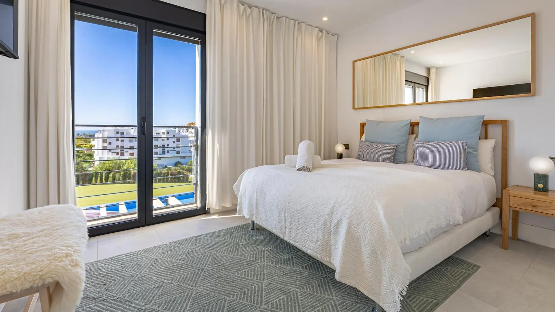 Vacation Marbella I Villa De La Resina, Infinity Pool, Golf Community, Africa Views Estepona