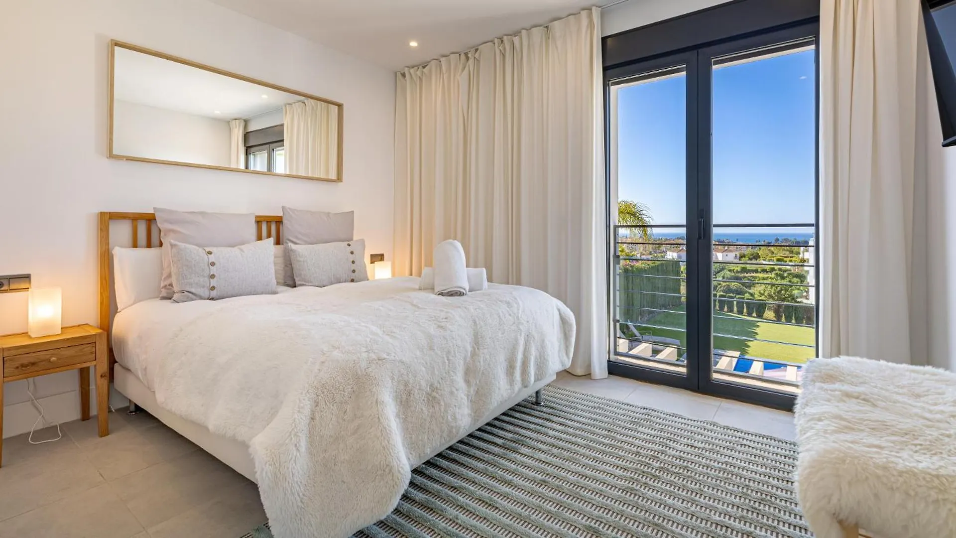 Vacation Marbella I Villa De La Resina, Infinity Pool, Golf Community, Africa Views Estepona