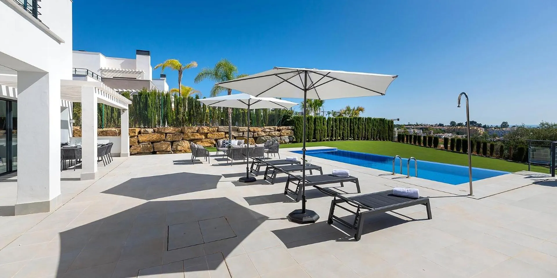 Vacation Marbella I Villa De La Resina, Infinity Pool, Golf Community, Africa Views Estepona